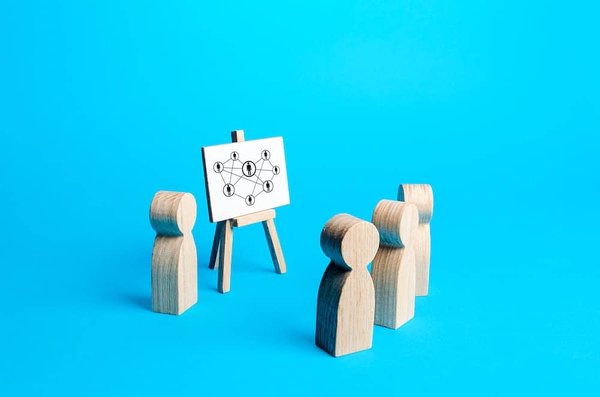 How Can UK Renewable Energy Startups Navigate Regulatory Challenges?