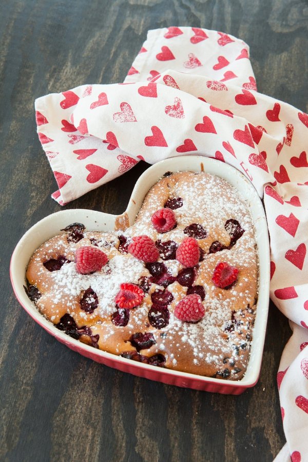Can You Bake a Gourmet Almond and Cherry Clafoutis with Vanilla Bean?